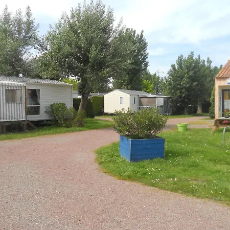 Camping De La Rive Notre-Dame-de-Monts Exterior photo